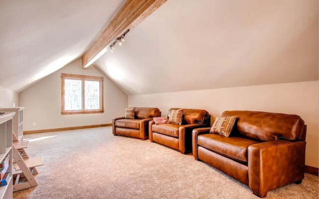 Riverwood 4 Bedroom Home by RedAwning