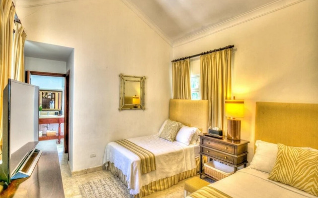 Sunny Vacation Villa 78