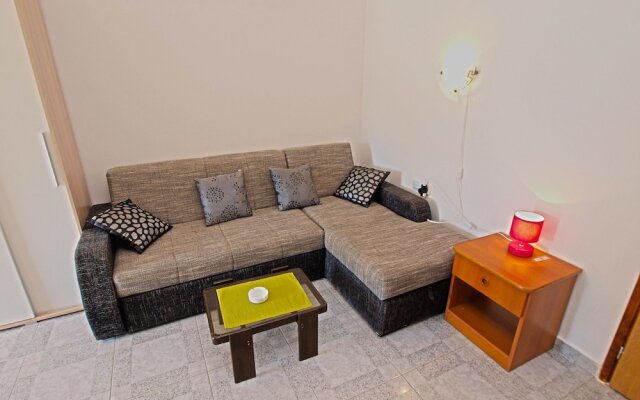 Apartments Orange 768