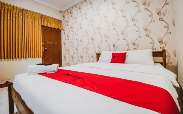 Hotel Family Syariah 2 by RedDoorz