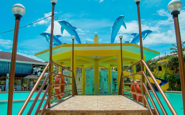 Moalboal Tropics