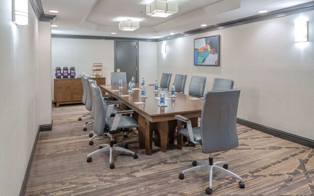 DoubleTree by Hilton Boston - Rockland