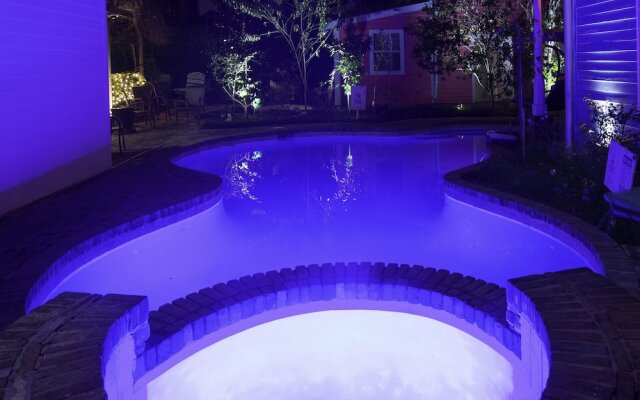 Elegant NOLA Chateau: Prime Spot - By YouRent