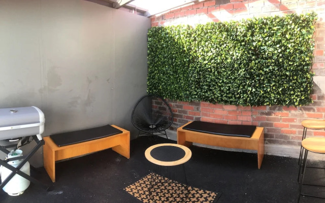 3ree Spacious & charming Apartment
