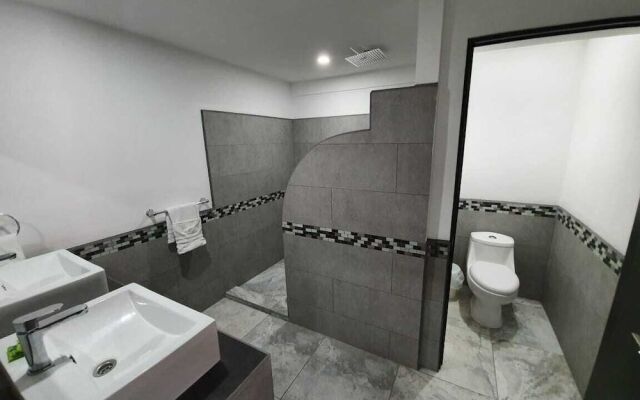 Hotel Blue Marlin - Nightclub & Sports Bar on Site