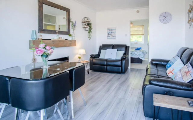 Bayview 32 - 2 Bedroom Chalet - Bayview Oxwich