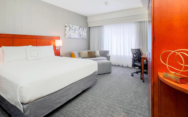 Courtyard by Marriott Dallas Arlington South