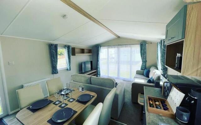 J2 static caravan at Fairway Holiday Park