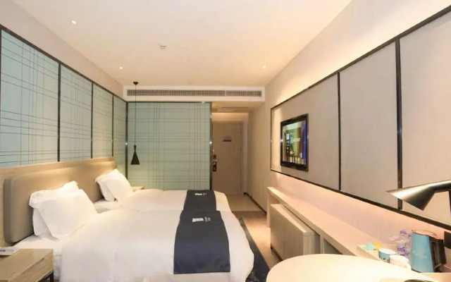 Echarm International Hotel Canton Tower Pazhou Convention and Exhibition Center Lujiang Metro Station Branch - Free Shuttle Bus to Canton Fair Complex During Canton Fair Period