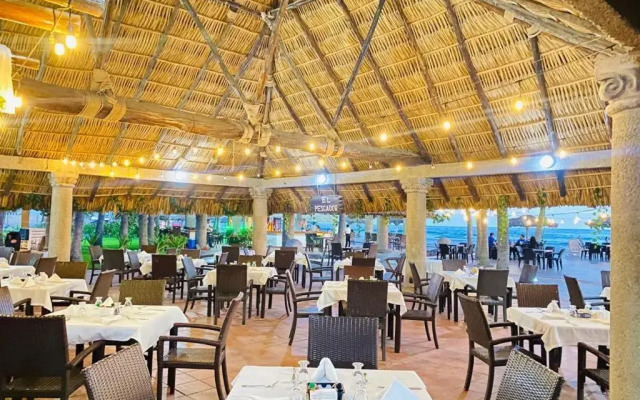 Hotel Tesoro Beach