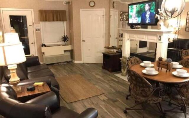 Gatlinburg Chateau Condo #401 by RedAwning