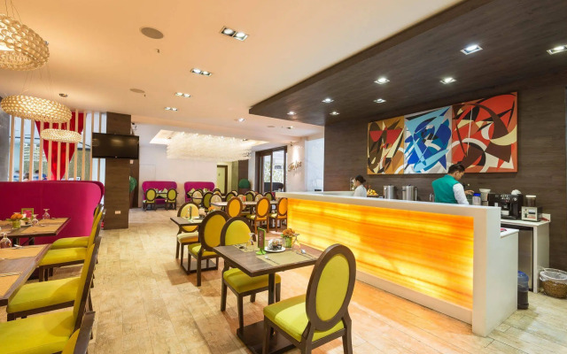 Lenox Hotel
