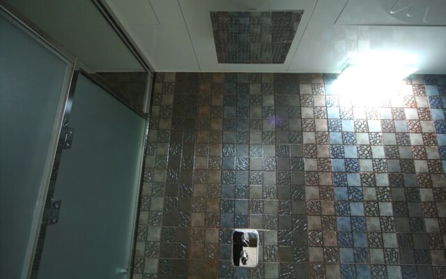 Cleopatra Hotel