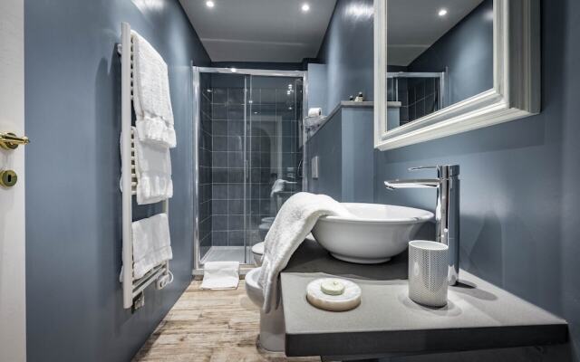 Arno Apartment B by Mmega