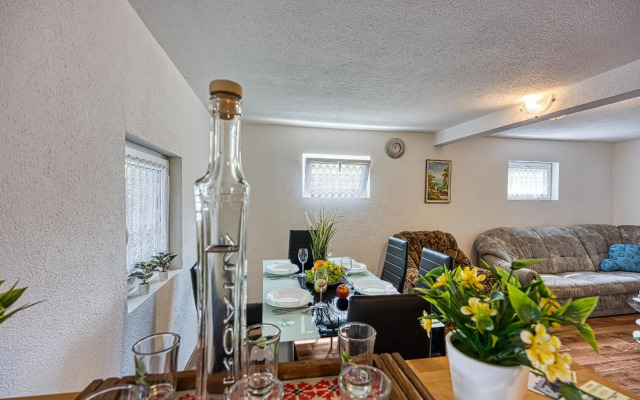 Holiday home Veki***