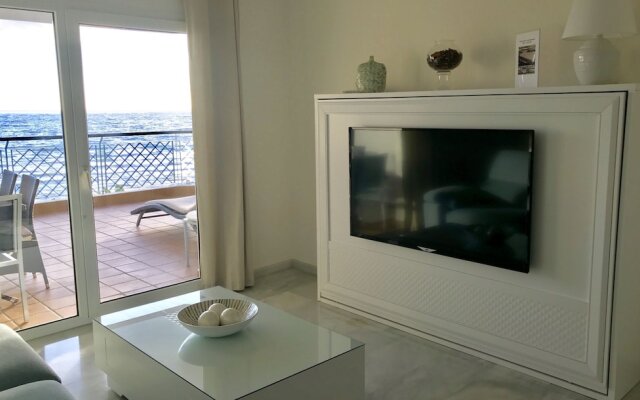 Mi Capricho Beachfront Apartment - Sitio de Calahonda