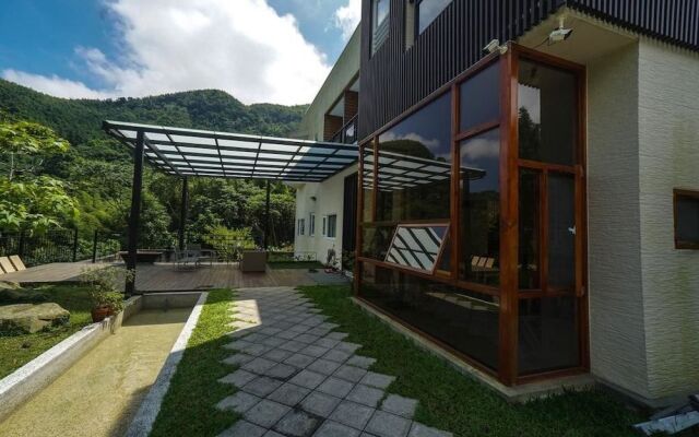 Xi Tou in Sunny Day Inn