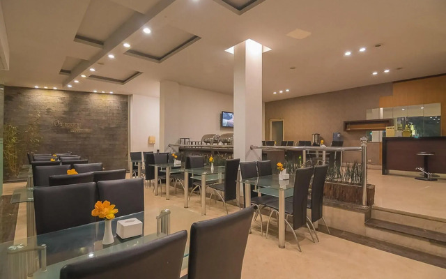 RedDoorz Premium near Paris Van Java Mall