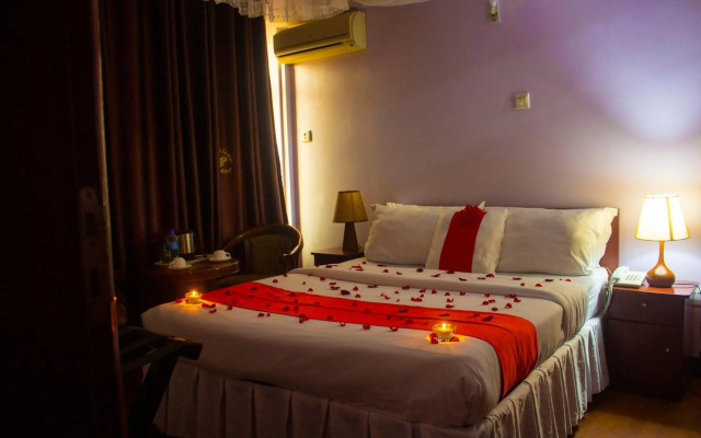 Hotel Aquiline