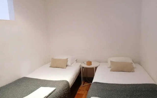 Apartment With Yard in Alfama