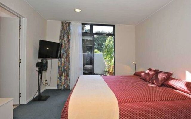 Academy Motor Inn