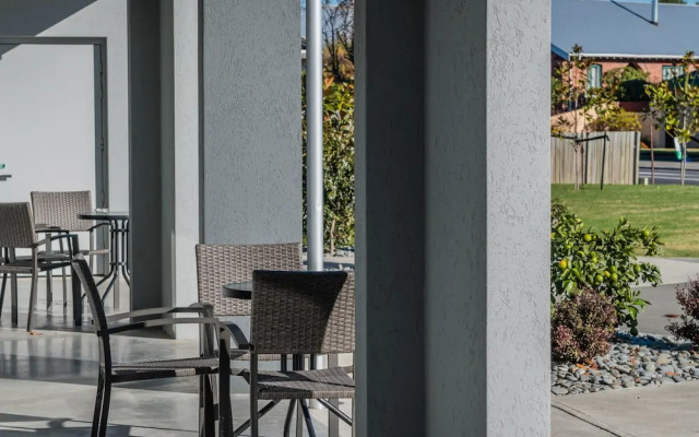 Coastal Ridge Apartments