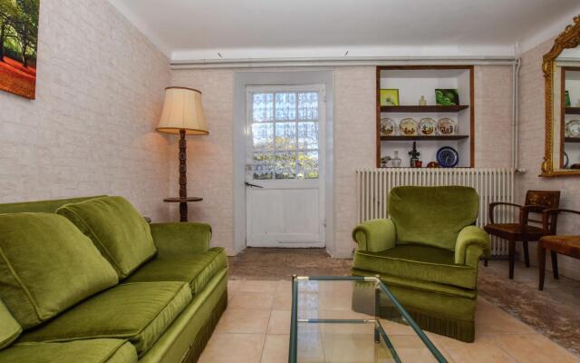 Holiday Home in Montfaucon With Fenced Garden, Terrace, BBQ