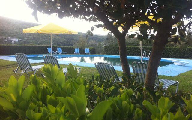 Villa Astrikas Hotel