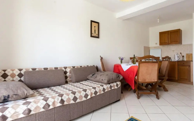 Nice Apartment With Terrace Near the Beach