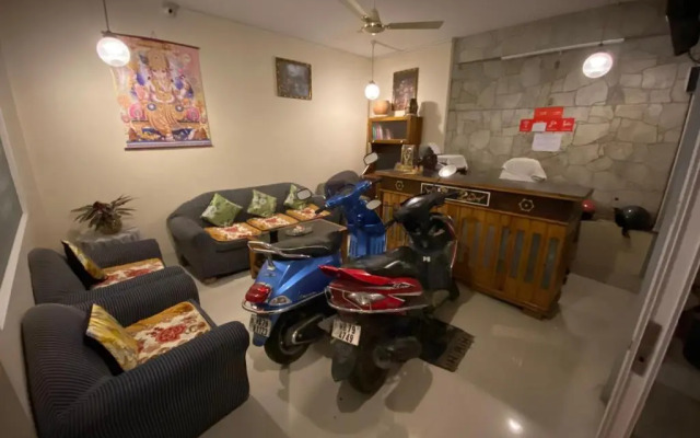 SPOT ON 90994 New Hidden Gem Residency