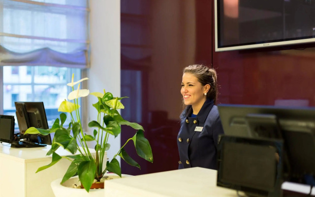 Ember Locke Kensington