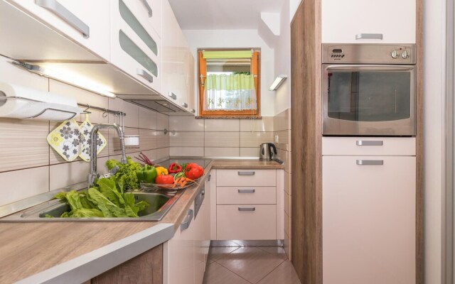 Awesome Apartment in Zambratija With Wifi and 2 Bedrooms