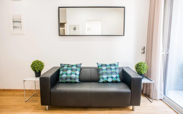 A22 Irresistible modern flat with balcony@centre