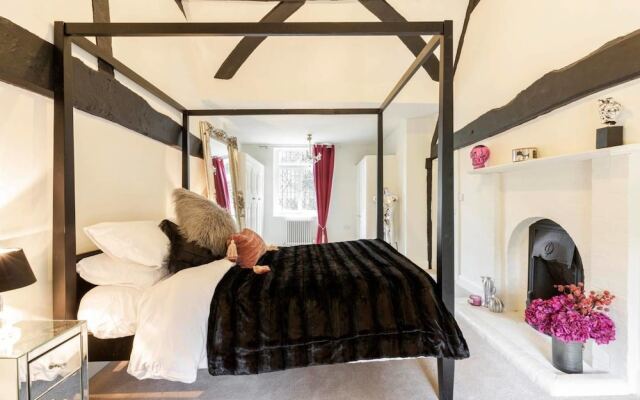 Beautiful 4 Bedroom Property