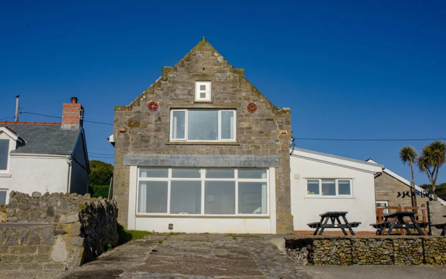 YHA Port Eynon