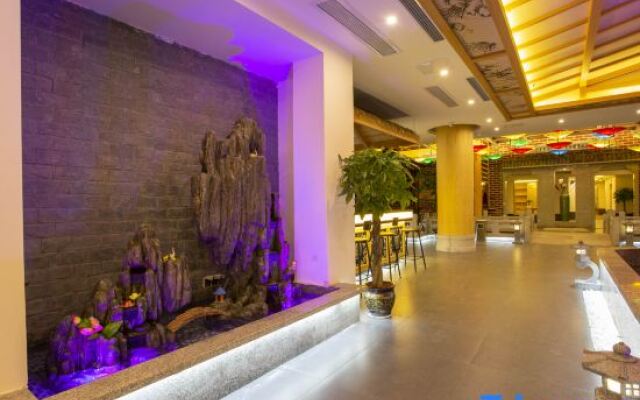 Mengtu Hotel, No.1 West Street, Zhangjiajie (Tianmenshan Cableway Branch)