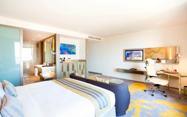 Crowne Plaza Vientiane by IHG