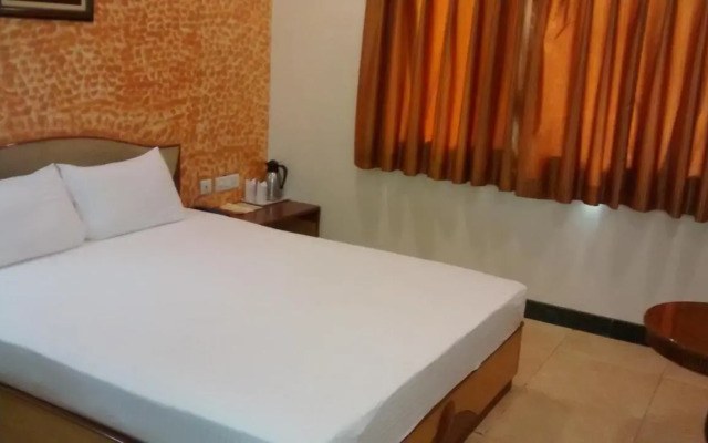 Wingston A TreeHouse Hotel Mathura