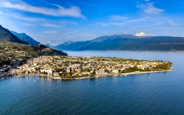 Room-your Holidays on Lake Garda at Comp