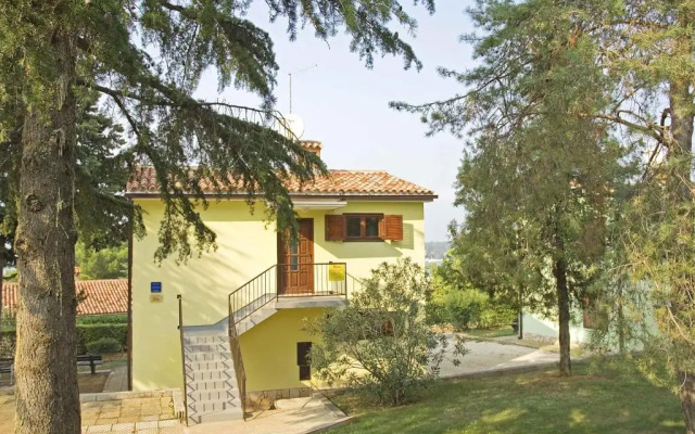 Daila Apartments