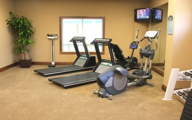 Delta Hotels by Marriott Huntington Mall