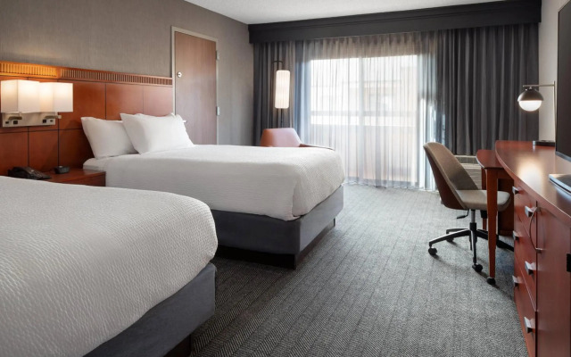 Courtyard by Marriott Bakersfield