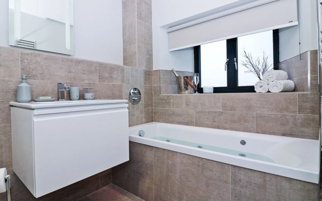 Long House, Boskensoe Barns