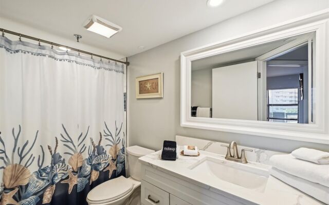 Inlet Reef 210 2 Bedroom Condo by RedAwning