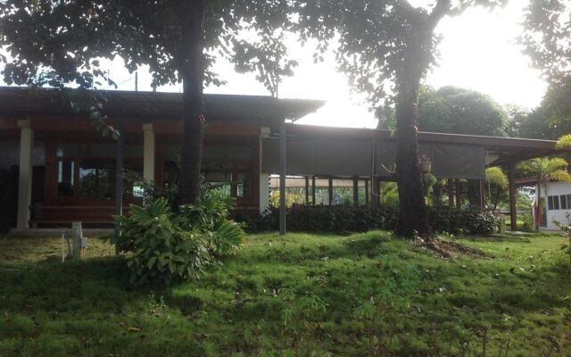 Check In & Chill Out Laem Sok Pier