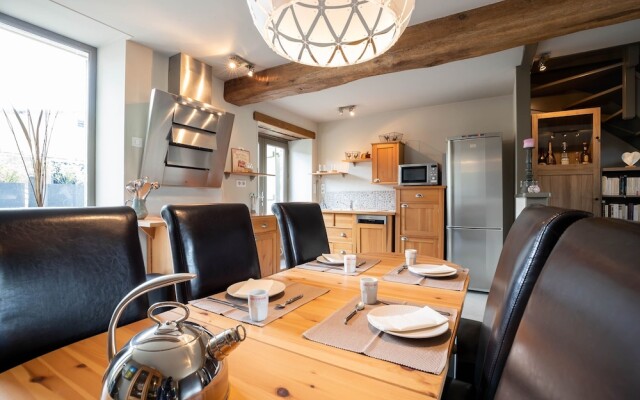 La Maison De La Petite Charriere