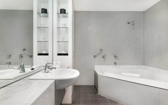 Melbourne CBD Central Apartment Hotel