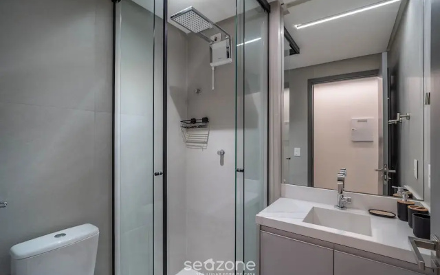 Oceanfront Studio in Building w/ Pool Bre0116