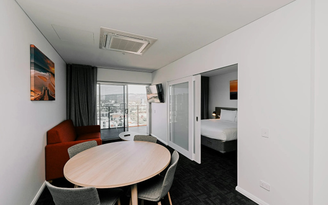 Tom's Court Hotel – Guest Rooms – Adelaide