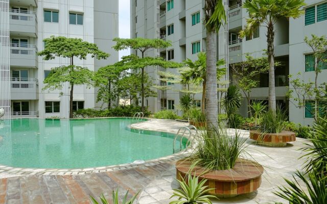 Comfort 1Br At Sky Terrace Apartment